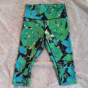 BNWOT Next Active Gym Workout Shorts Tropical